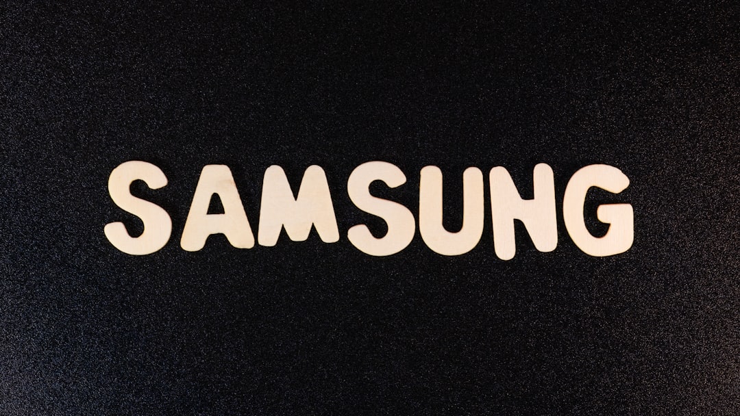Samsung Confirms XR Glasses, ORamaVR $4.5M Seed, visionOS 2.4 in Beta